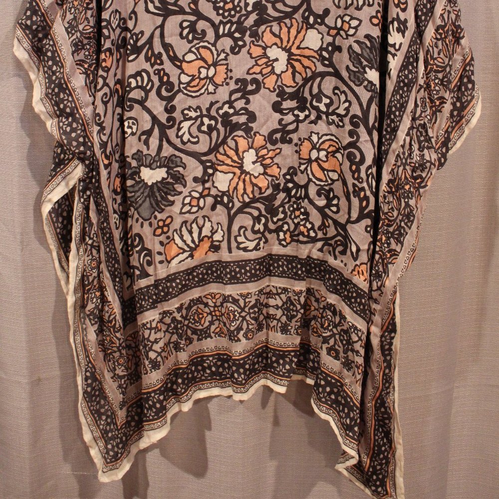 Lauren Conrad Floral Ruana - Picture 4 of 7